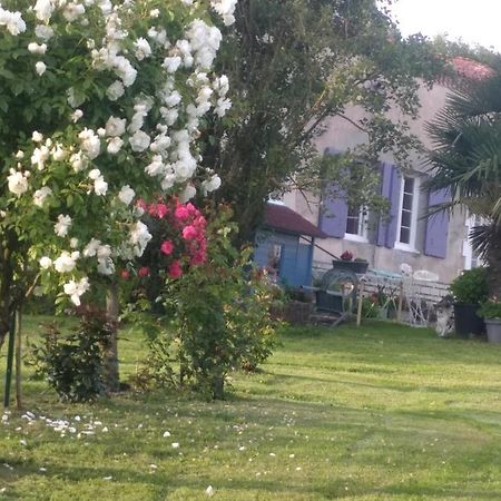Maison De Campagne A La Ferme Pillac Exterior photo